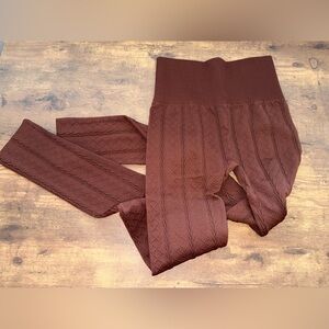 NWOT Woman’s Brown Cable Knit Leggings